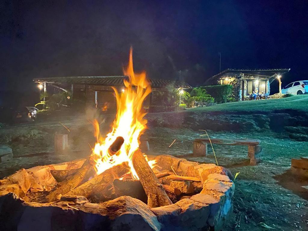 Cabanas Y Hostal Bonanza Mesa De Los Santos Лос Сантос Екстериор снимка