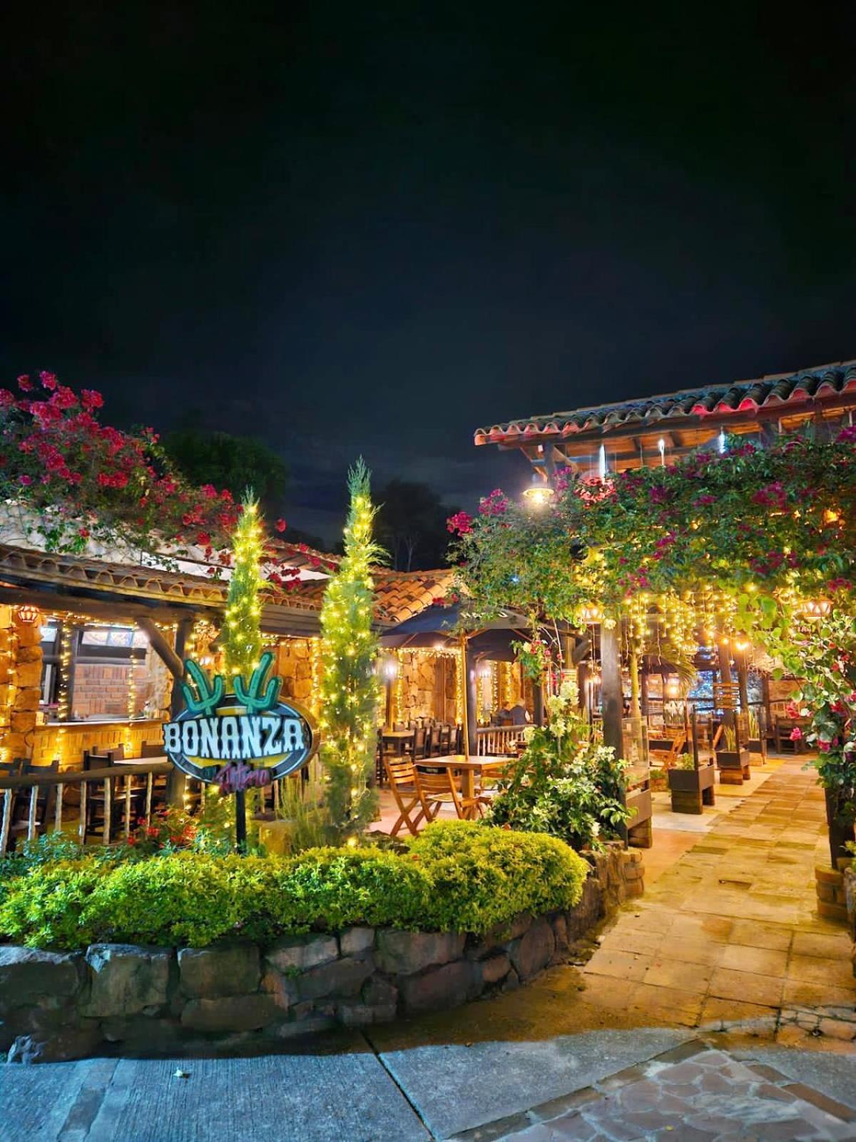 Cabanas Y Hostal Bonanza Mesa De Los Santos Лос Сантос Екстериор снимка