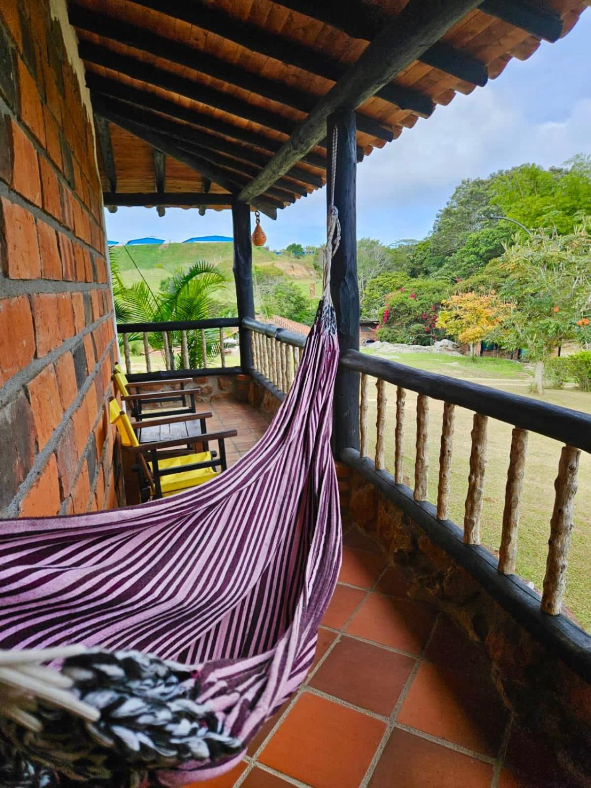 Cabanas Y Hostal Bonanza Mesa De Los Santos Лос Сантос Екстериор снимка